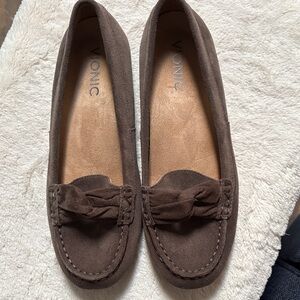 Vionic Women's Dark Brown Suede Loafers Sz 6.5